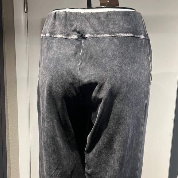 Gray Wide Leg Pants with Elastic Waistband - Picture 10 of 10